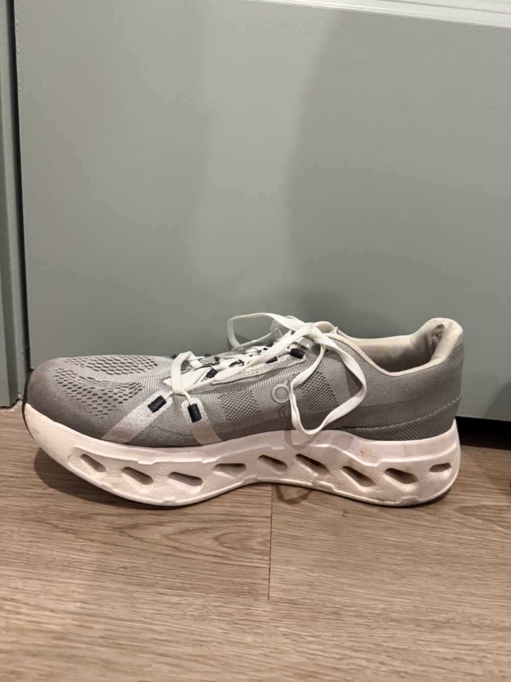 On Clouds Men Shoes - Picture 5 of 12